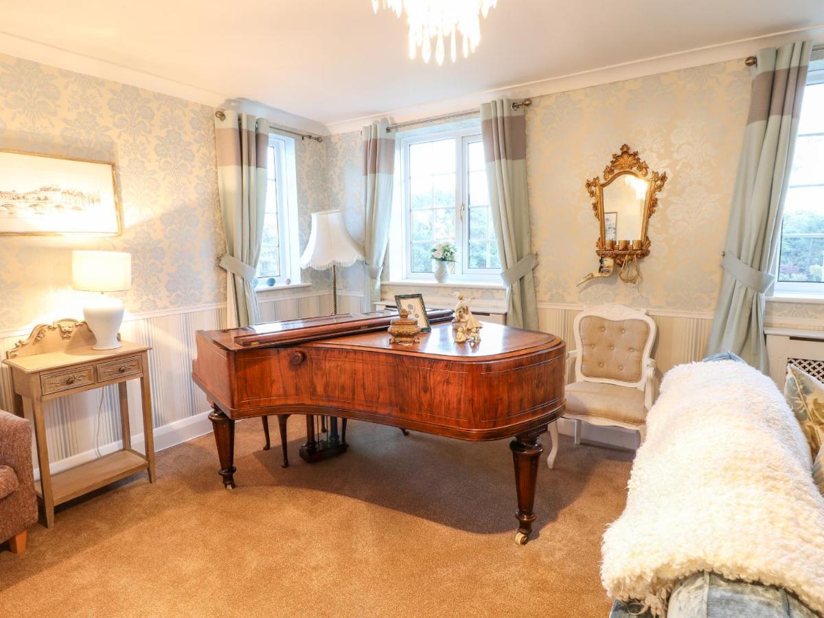 Yardley Manor Villa Scarborough Eksteriør bilde